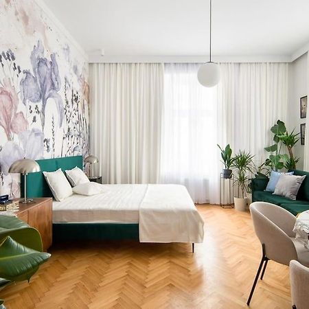 Green Oasis In The Centre Apartment Krakow Ngoại thất bức ảnh